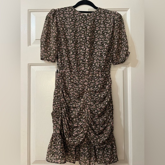 ASTR the Label Shirred Bottom Mini Dress Floral Short sleeve puff sleeve XS NWT - Picture 4 of 4